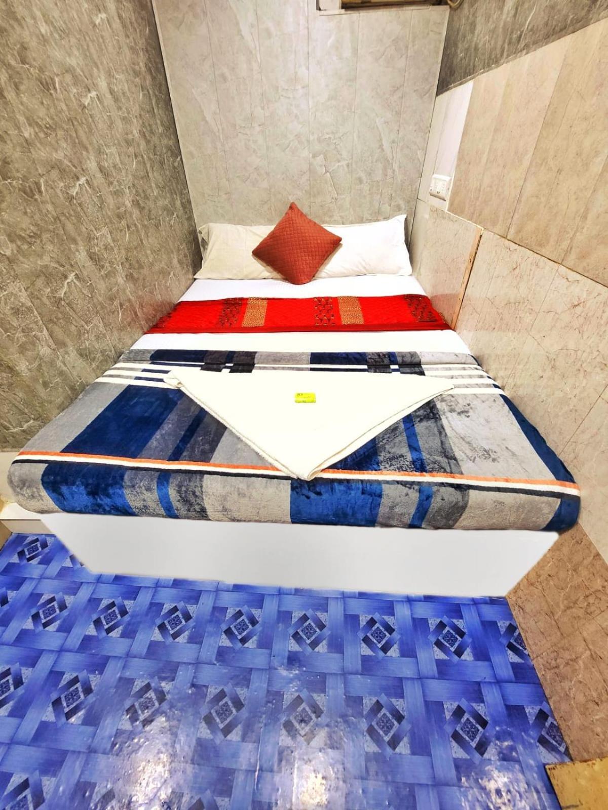 Amaan Hotel Mumbai  Buitenkant foto