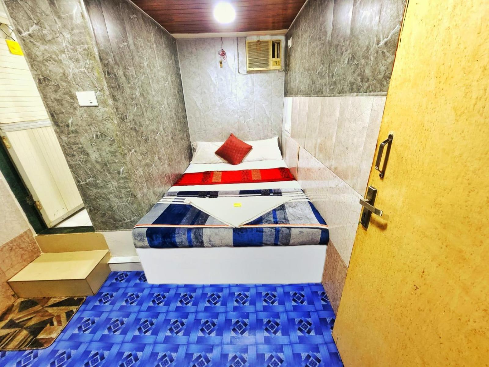 Amaan Hotel Mumbai  Buitenkant foto